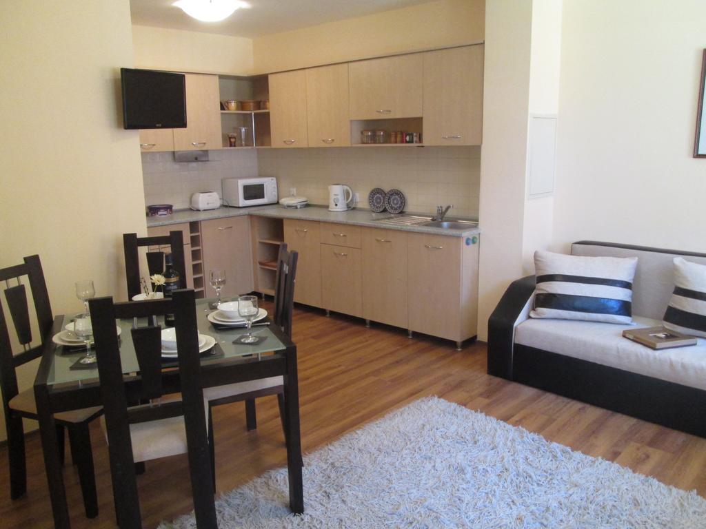 Gramadeto Complex Alexander Services Apartments 반스코 객실 사진